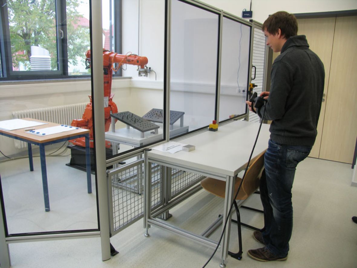 Techniklabore der Dualen Hochschule Gera-Eisenach